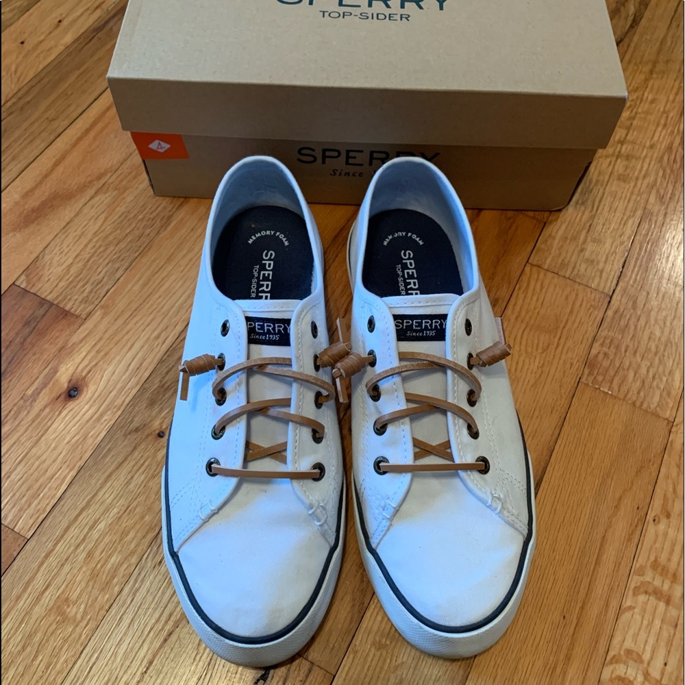 Sperry white tennis shoes